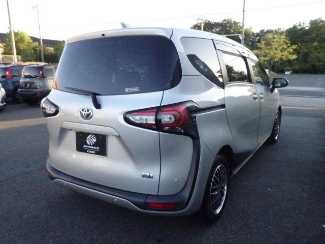9bdf5ebe282e5b371171d83352480c80.jpg