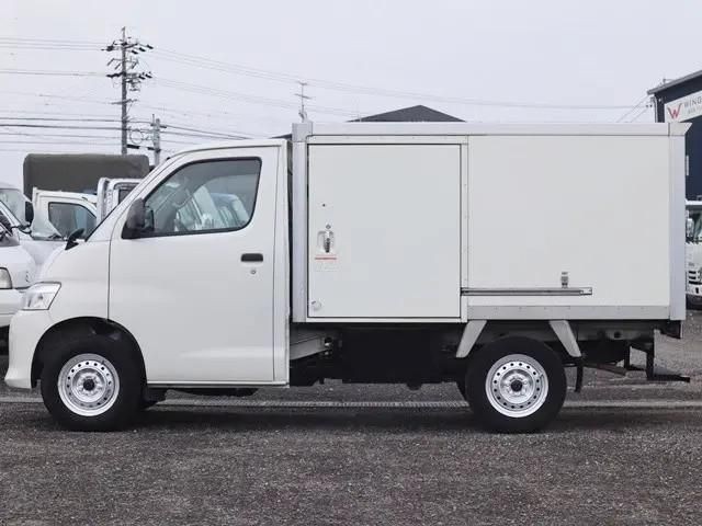 9bf60fa38de770ca721170e2275fff94.jpg