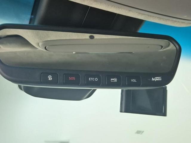 5111502256R17.jpg