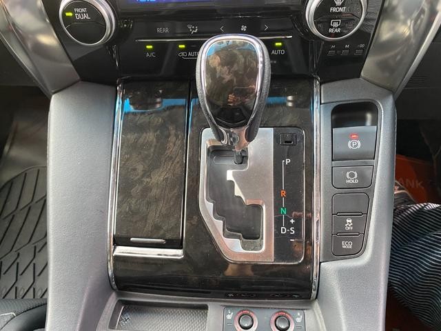 0507022A30260711W00104.jpg