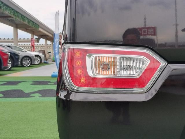 0704384A30260602W00218.jpg