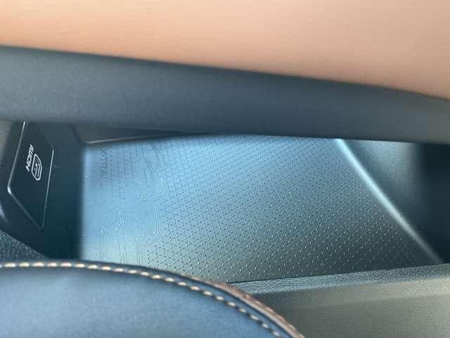 0600677A20261015E00115.jpg