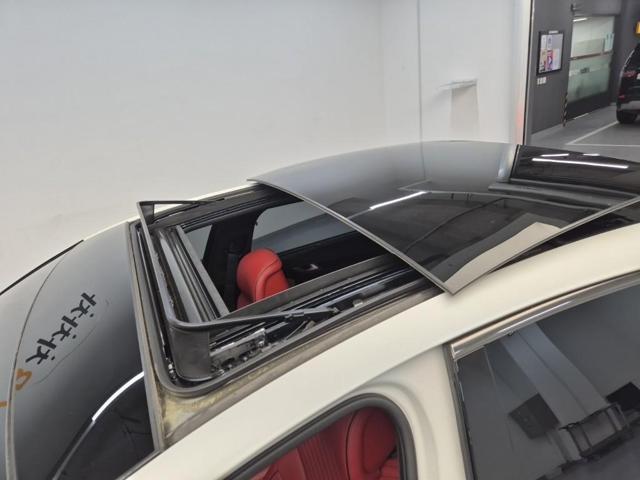 6051500526R13.jpg