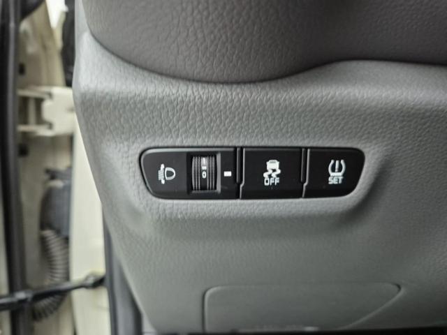 6051000497R16.jpg