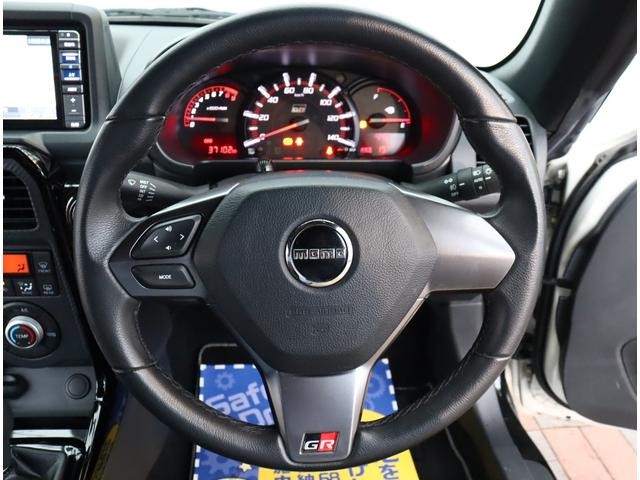 0551544A30261005W00117.jpg