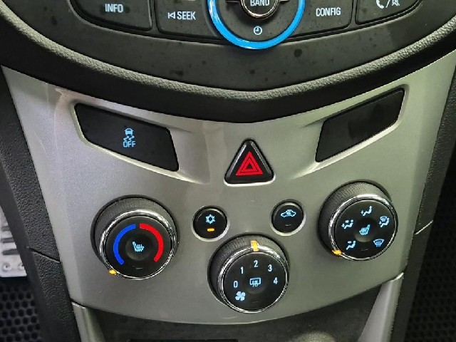 6081501566R17.jpg