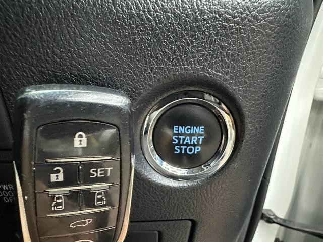 0704881A30260923W00312.jpg
