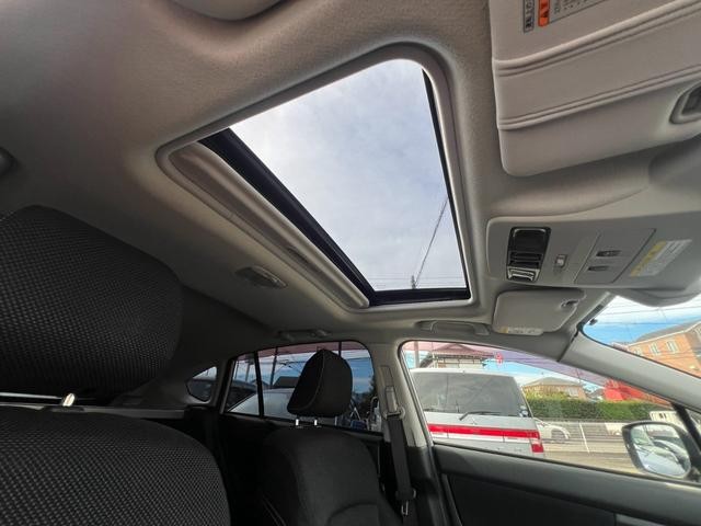 0507307A30261003W00217.jpg