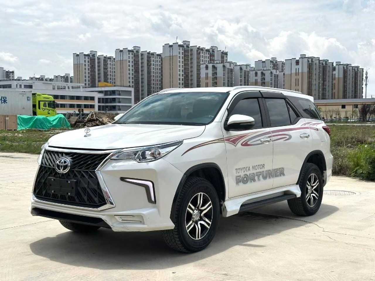 2020 Toyota Fortuner, photo 1 of 1