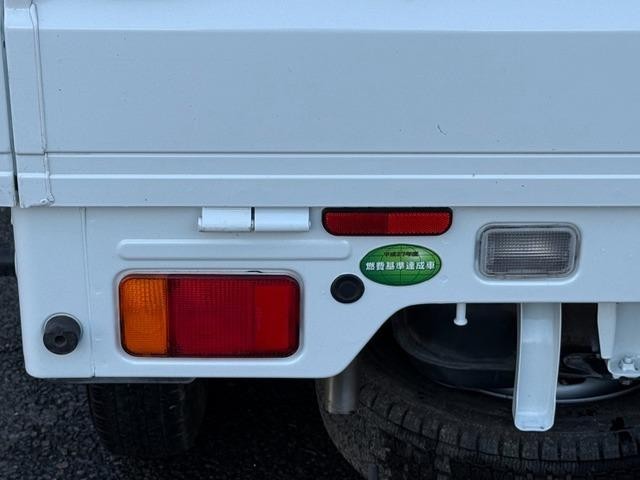 0502543A30261029W00212.jpg
