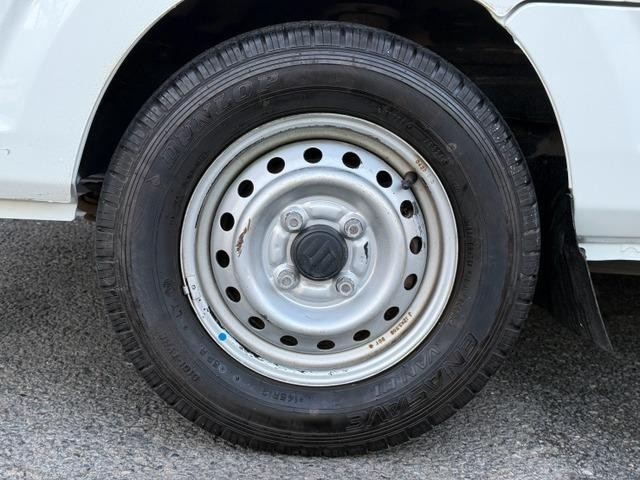 0502543A30261029W00214.jpg