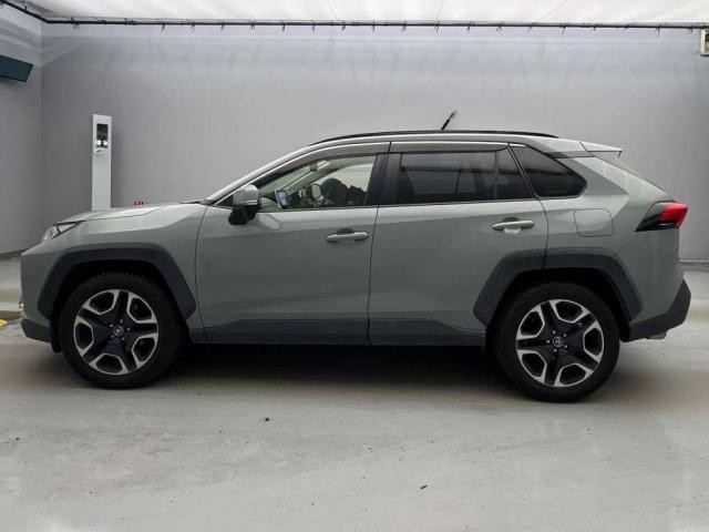 27072224_carP_l_5.jpg