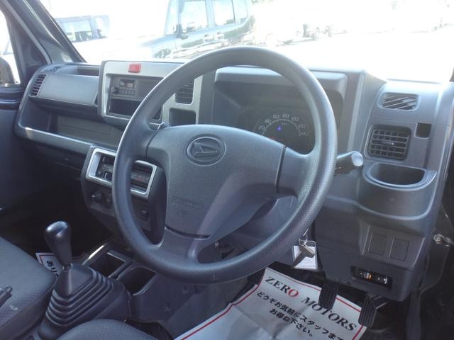0509025A30261012W00102.jpg