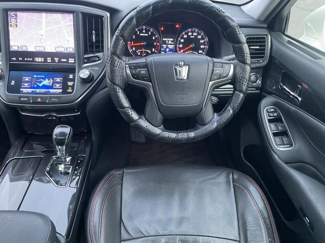 0209396A30260207W00112.jpg