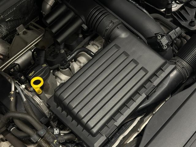 9570013A30261003W00218.jpg