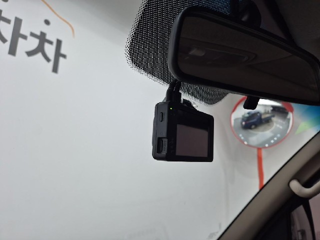 6081001645R15.jpg