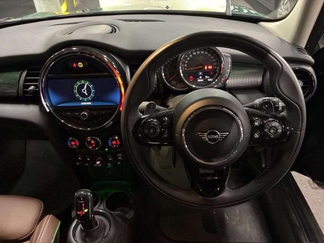 27072568_carP_l_15.jpg