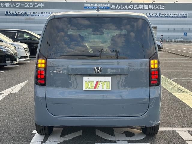 0551475A30261017W00216.jpg