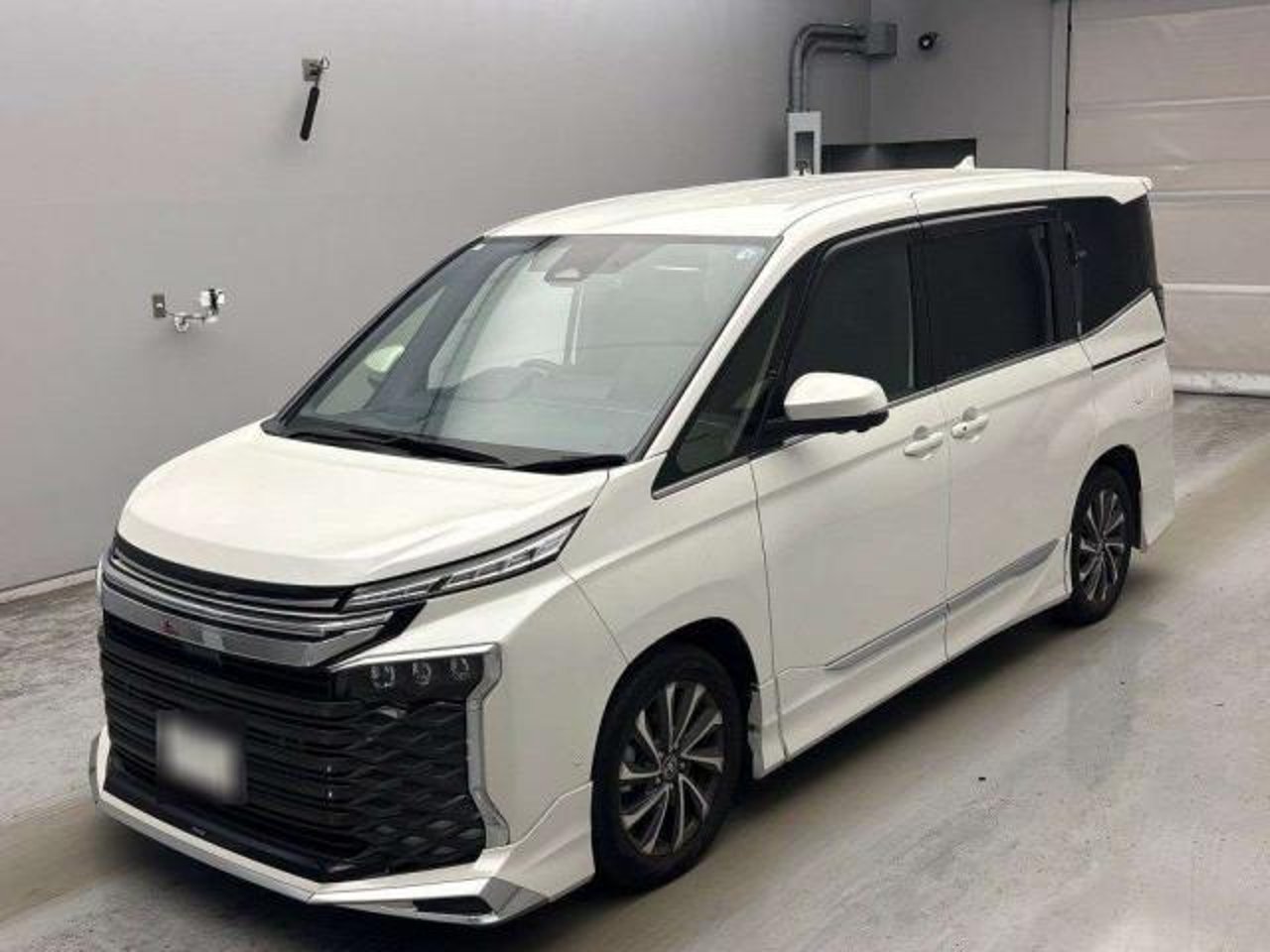 2025 Toyota Voxy, photo 1 of 1