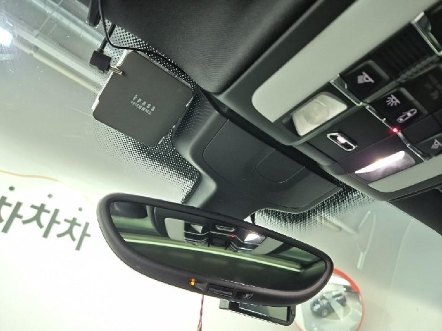 6081000737R17.jpg