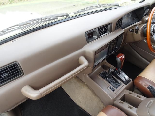 0730175A30260912W00114.jpg