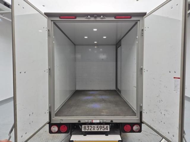 6051001910R18.jpg