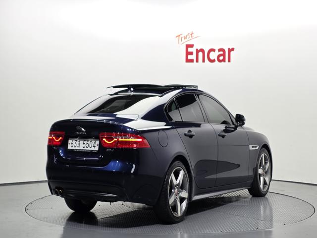 6e1609a5ef193b2f11e04b8458c2a114.jpg