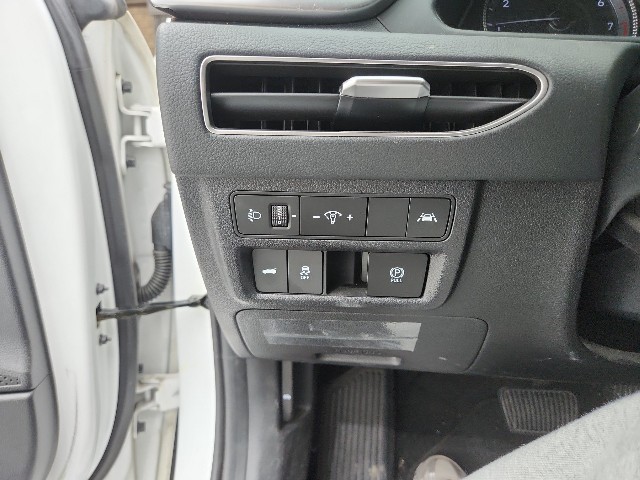 lotterental_093212743_4NXNA_2.jpg
