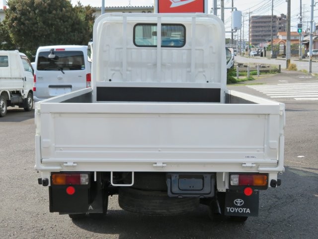 1a0787f22939f5ef9684c5936f29ff70.jpg