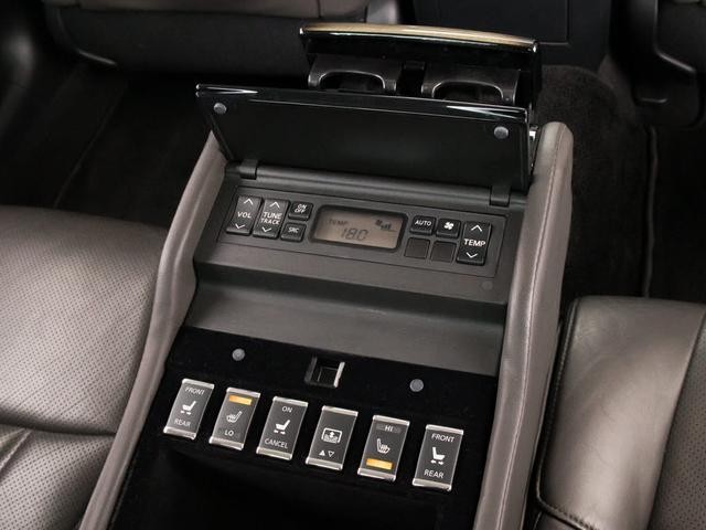 0560700A30261001W00105.jpg