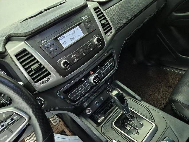 6101001090R10.jpg