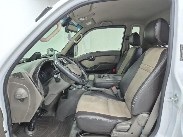 6101000682R10.jpg