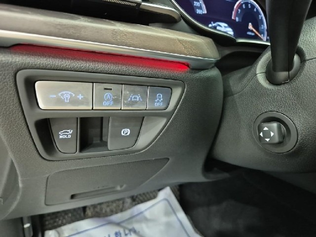 6101000734R18.jpg