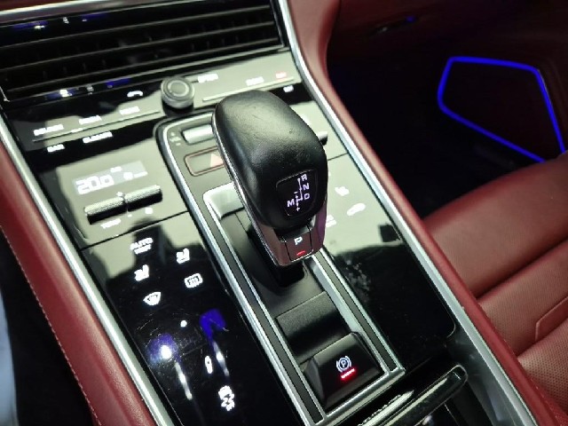 6101500584R8.jpg
