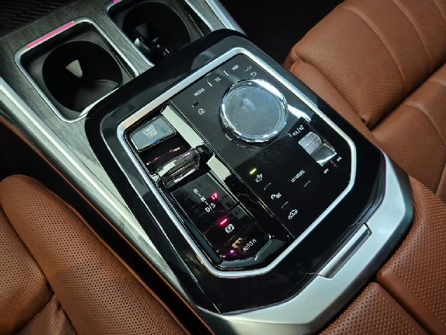 6081500778R8.jpg