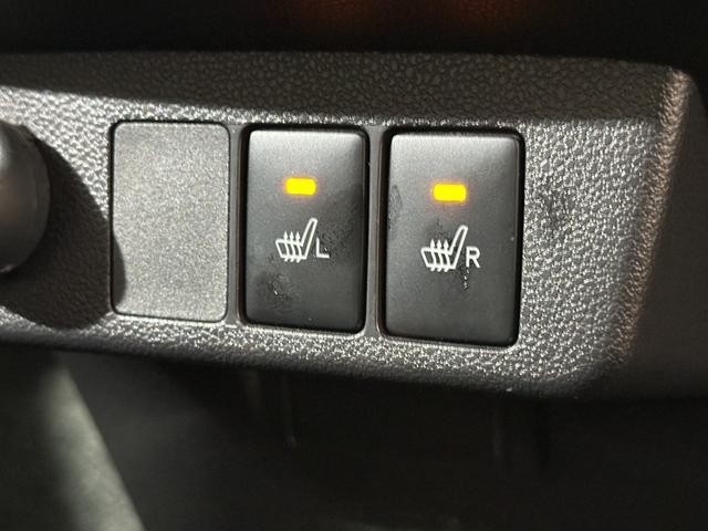 0720034A30261021W00107.jpg