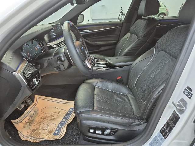 6081000216R11.jpg