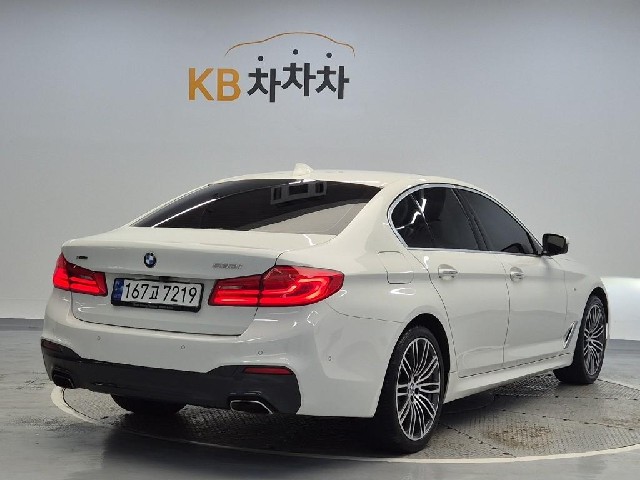 6081000216R3.jpg