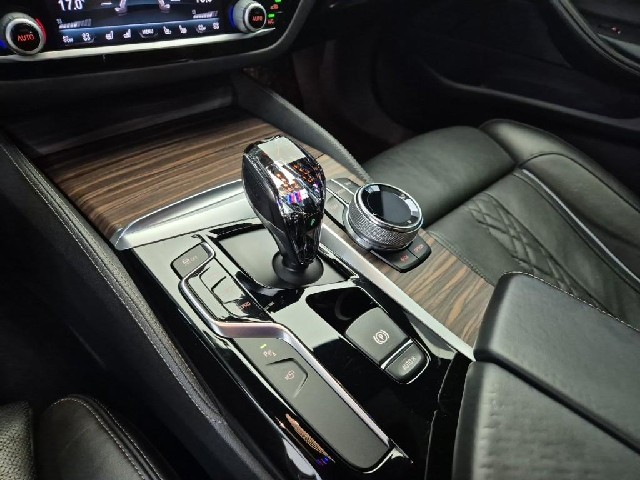 6081000216R8.jpg