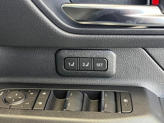 0900204A30260925W00110.jpg