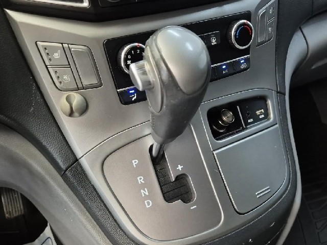 6051501777R8.jpg