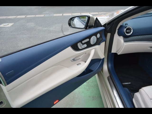 2017c526e703f84fa19aed70cbd1f584.jpg