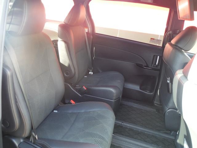 0208967A30261017W00417.jpg