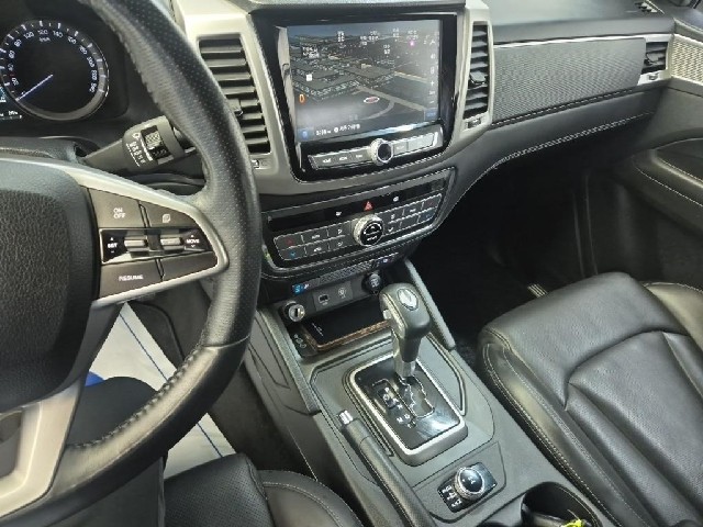 6051500563R10.jpg