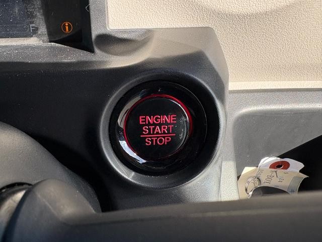 0710025A30261017W00810.jpg
