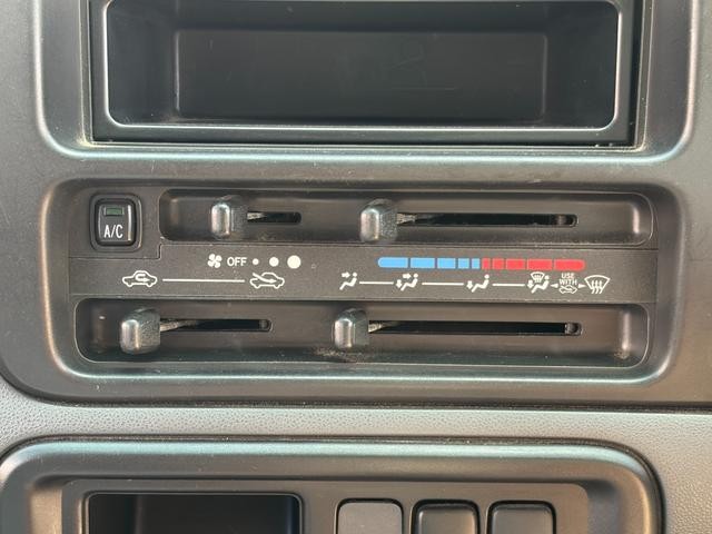 0903578A30260925W00119.jpg