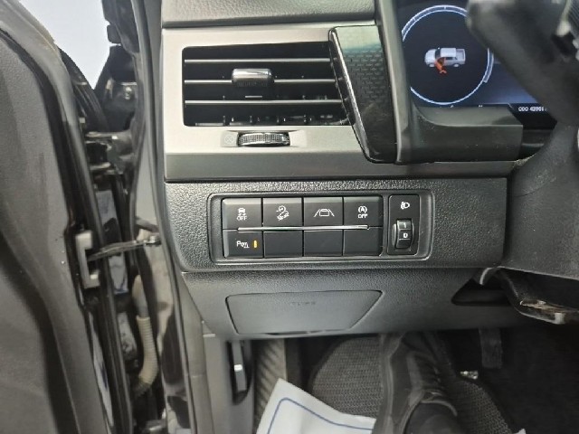 6051500956R18.jpg