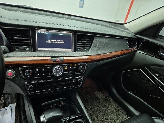 6081501551R10.jpg