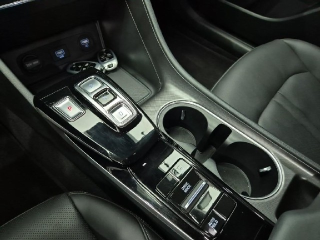 6081001601R8.jpg