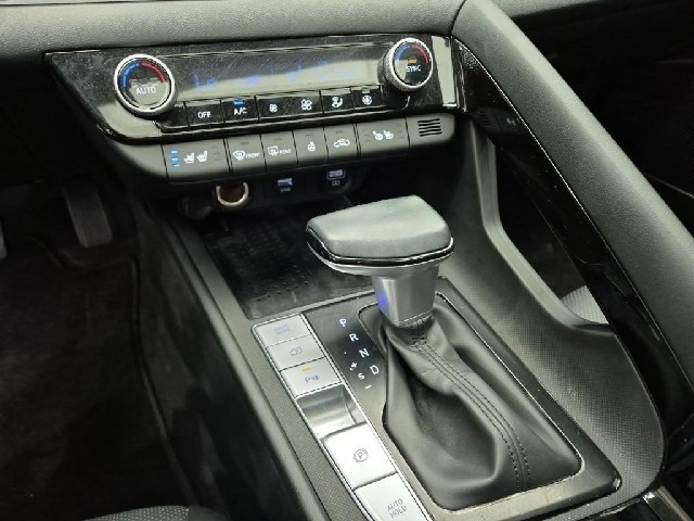 6081000977R8.jpg